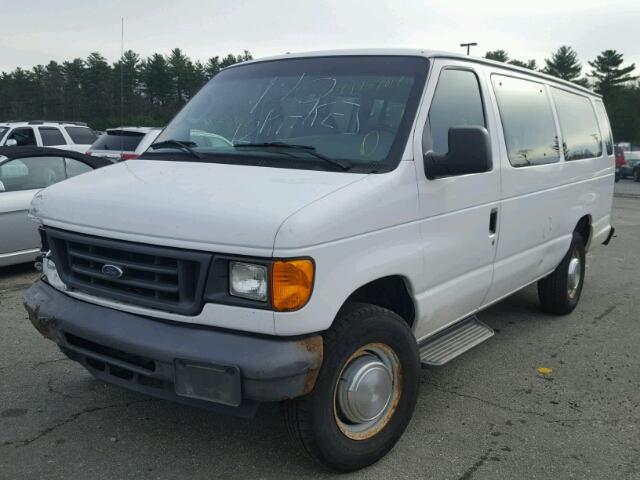 1FBSS31L55HB17003 - 2005 FORD ECONOLINE WHITE photo 2