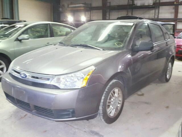 1FAHP3FN4BW187848 - 2011 FORD FOCUS SE GRAY photo 2