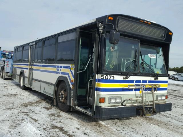 15GCB211X51112695 - 2005 GILLIG TRANSIT BU WHITE photo 1