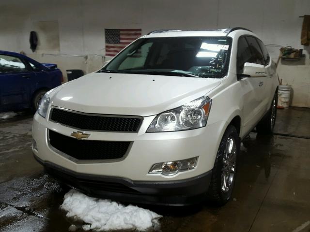 1GNKVJED4CJ390795 - 2012 CHEVROLET TRAVERSE L WHITE photo 2