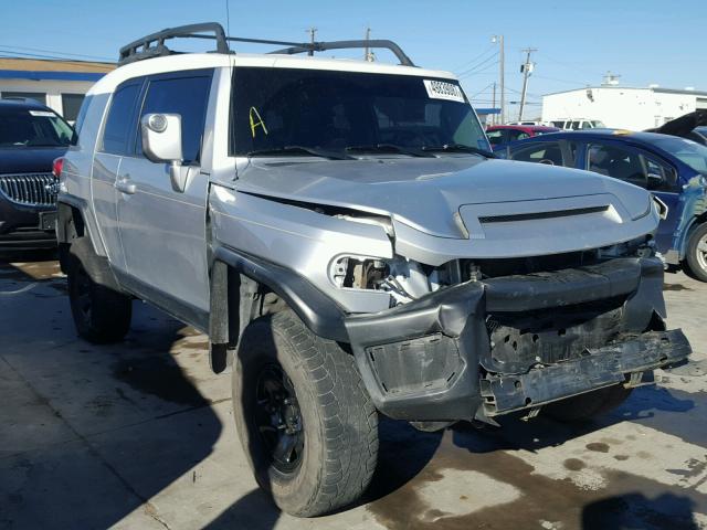 JTEBU11F670092176 - 2007 TOYOTA FJ CRUISER SILVER photo 1