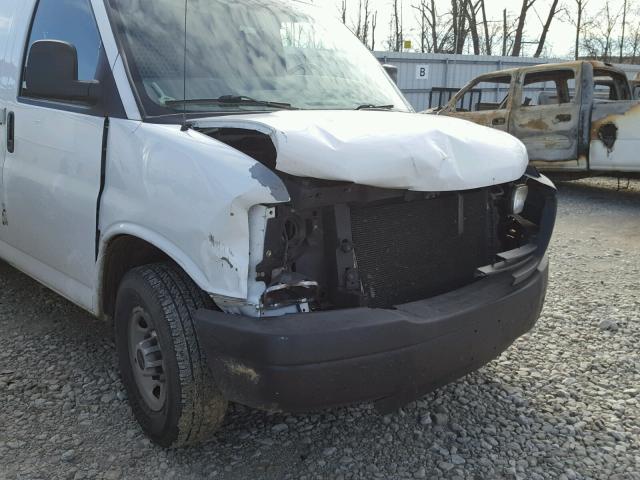 1GTGG25V771141422 - 2007 GMC SAVANA G25 WHITE photo 9