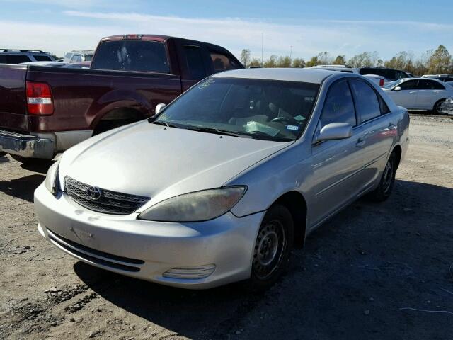 4T1BE32K12U116079 - 2002 TOYOTA CAMRY LE SILVER photo 2