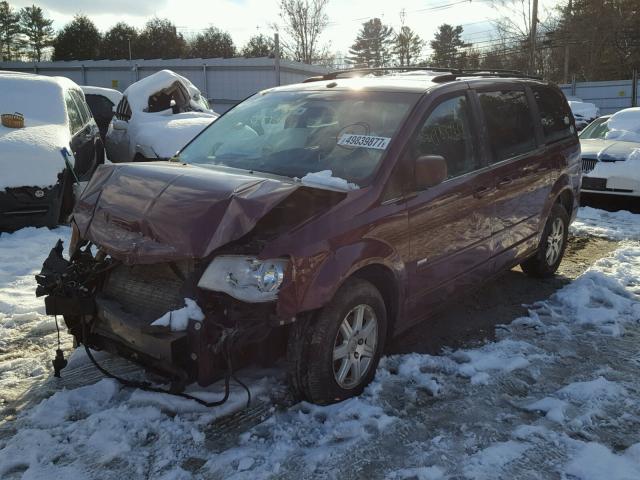 2A8HR54P48R786568 - 2008 CHRYSLER TOWN & COU RED photo 2