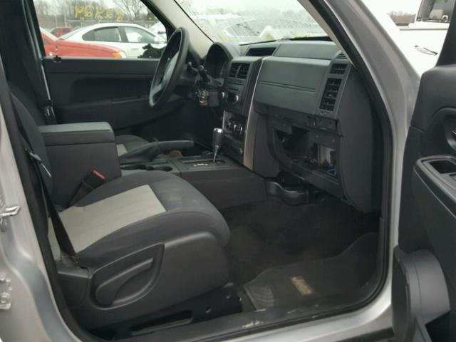 1J4PN2GK5AW127886 - 2010 JEEP LIBERTY SP SILVER photo 5