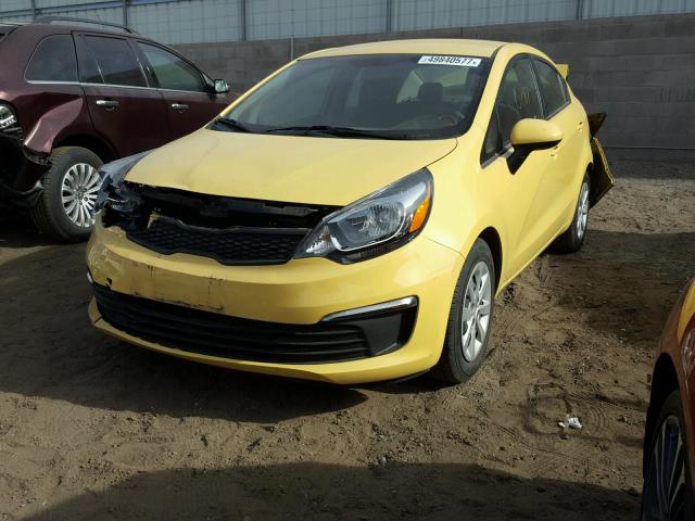 KNADM4A32G6584038 - 2016 KIA RIO LX YELLOW photo 2