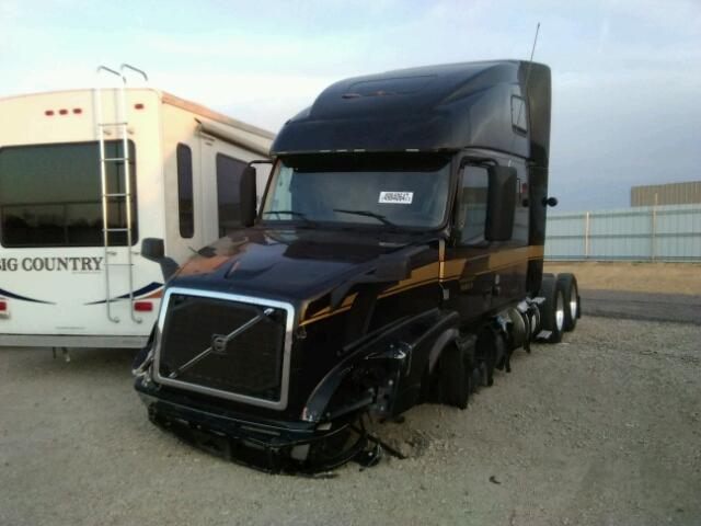 4V4NC9EH7EN165879 - 2014 VOLVO VN VNL BLACK photo 2