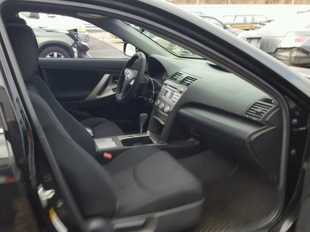 4T1BF3EK6AU031908 - 2010 TOYOTA CAMRY BASE BLACK photo 5