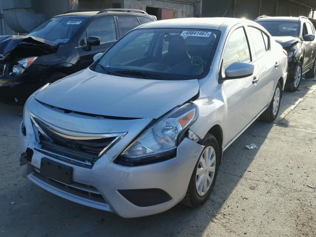 3N1CN7AP4GL816938 - 2016 NISSAN VERSA S SILVER photo 2