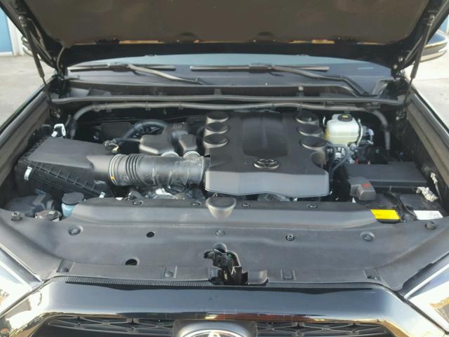 JTEBU5JR9J5514114 - 2018 TOYOTA 4RUNNER SR BLACK photo 7