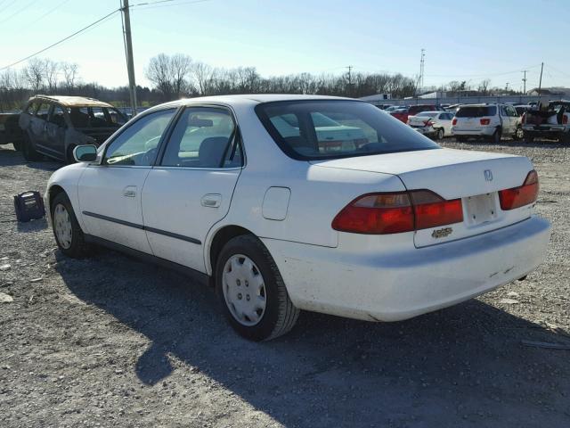 1HGCG5542XA128277 - 1999 HONDA ACCORD LX WHITE photo 3