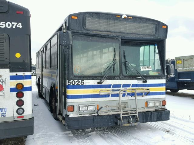 15GCB211551112698 - 2005 GILLIG TRANSIT BU WHITE photo 1