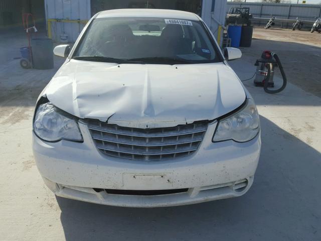 1C3CC5FB6AN126866 - 2010 CHRYSLER SEBRING LI WHITE photo 9