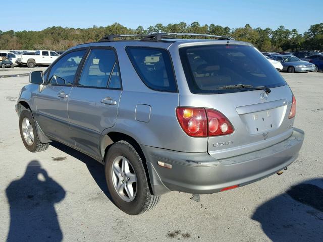 JT6GF10U2Y0073461 - 2000 LEXUS RX 300 SILVER photo 3