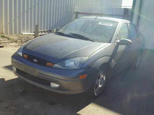 1FAFP38Z64W107590 - 2004 FORD FOCUS ZTS GRAY photo 2