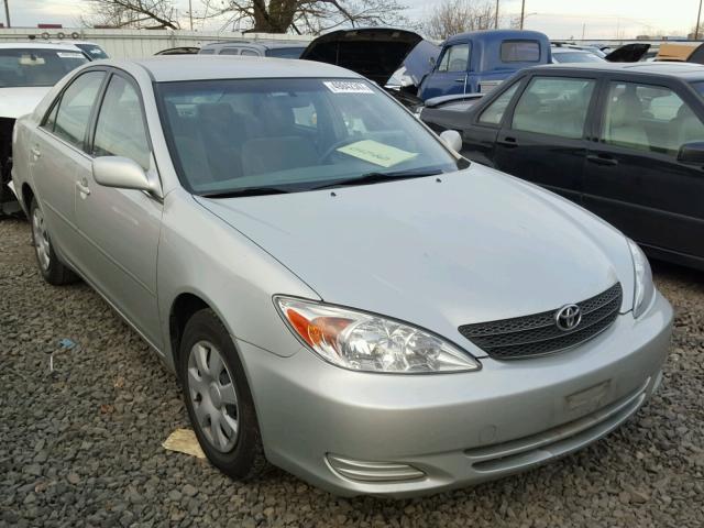 JTDBE32K840267533 - 2004 TOYOTA CAMRY LE SILVER photo 1