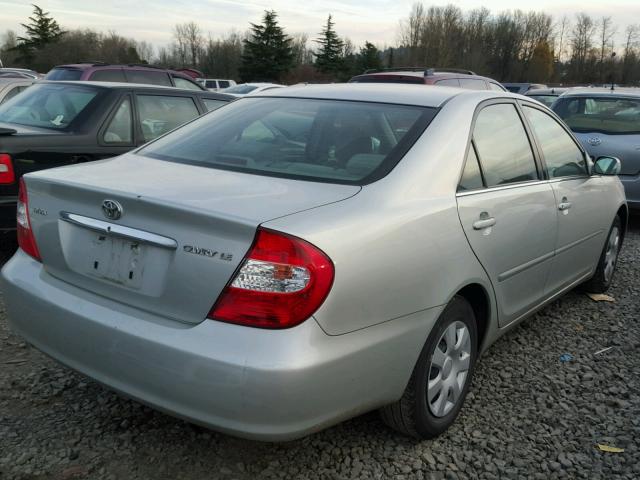 JTDBE32K840267533 - 2004 TOYOTA CAMRY LE SILVER photo 4