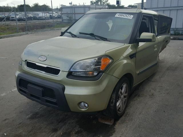 KNDJT2A2XA7104155 - 2010 KIA SOUL + GREEN photo 2