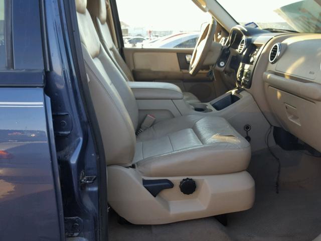 1FMRU17W83LB31087 - 2003 FORD EXPEDITION BLUE photo 5