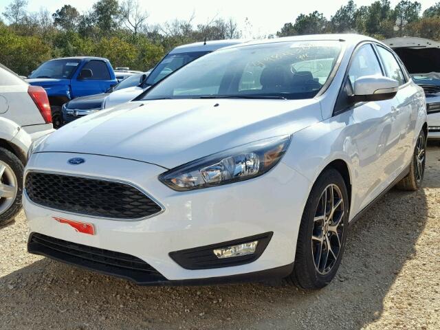 1FADP3H24HL276637 - 2017 FORD FOCUS SEL WHITE photo 2