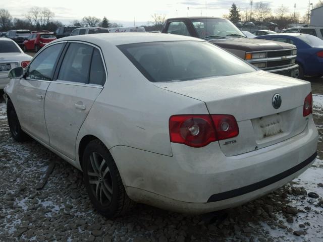 3VWRF71K05M618239 - 2005 VOLKSWAGEN NEW JETTA WHITE photo 3