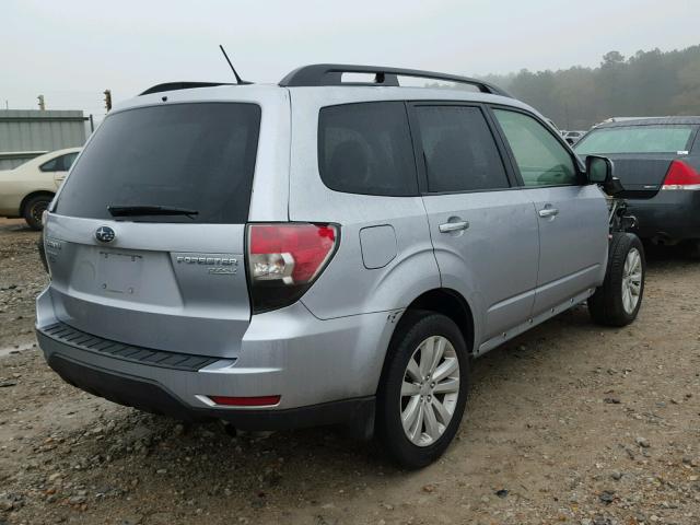 JF2SHADC0DH423357 - 2013 SUBARU FORESTER 2 SILVER photo 4