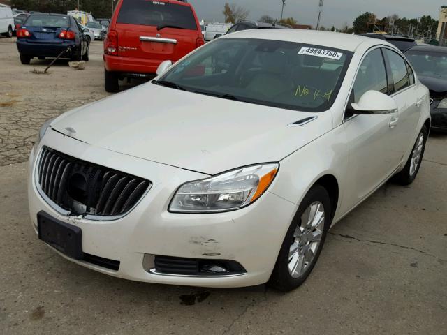 2G4GR5ER0C9214128 - 2012 BUICK REGAL WHITE photo 2