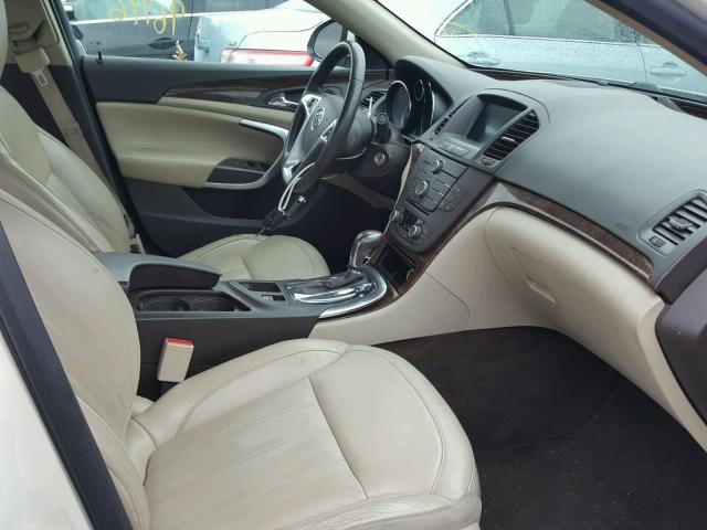 2G4GR5ER0C9214128 - 2012 BUICK REGAL WHITE photo 5