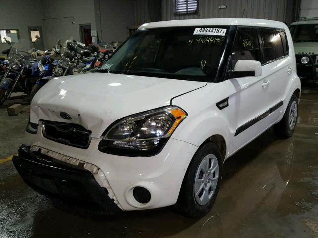 KNDJT2A58C7475120 - 2012 KIA SOUL WHITE photo 2