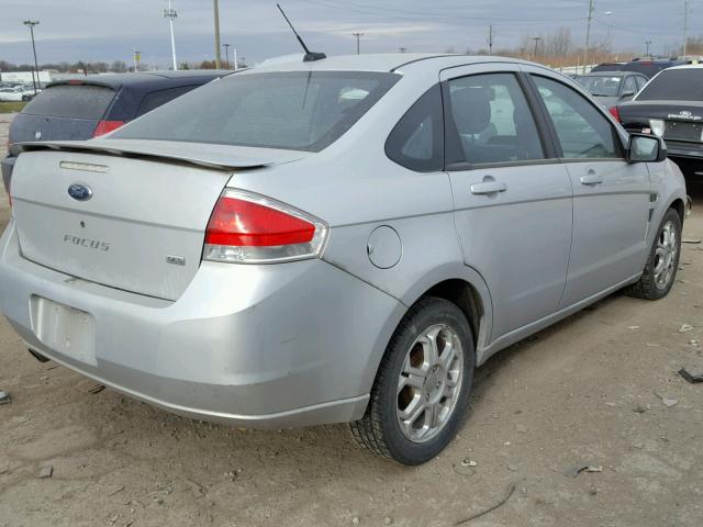 1FAHP35NX8W217414 - 2008 FORD FOCUS SE SILVER photo 4