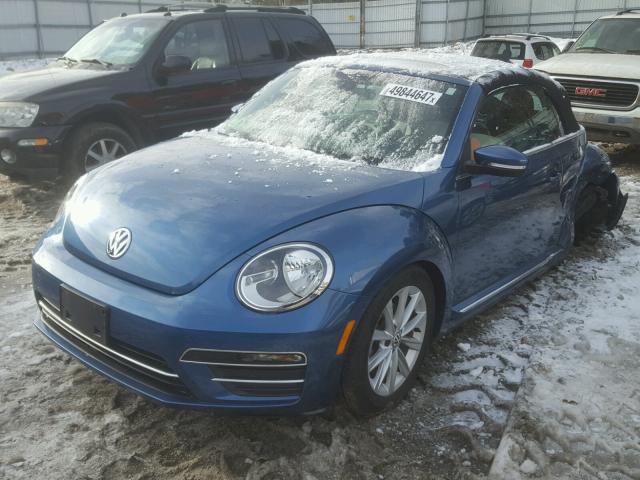 3VW517AT8HM803178 - 2017 VOLKSWAGEN BEETLE S/S BLUE photo 2