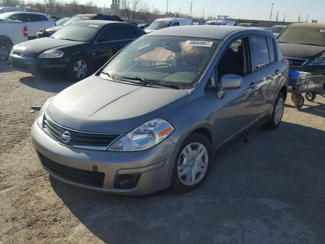 3N1BC1CP7CK289716 - 2012 NISSAN VERSA S GRAY photo 2