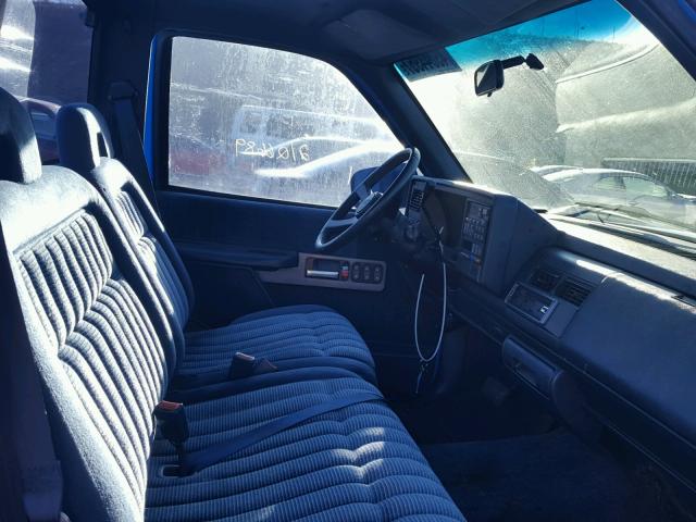 1GTEC14K4RE522368 - 1994 GMC SIERRA C15 BLUE photo 5