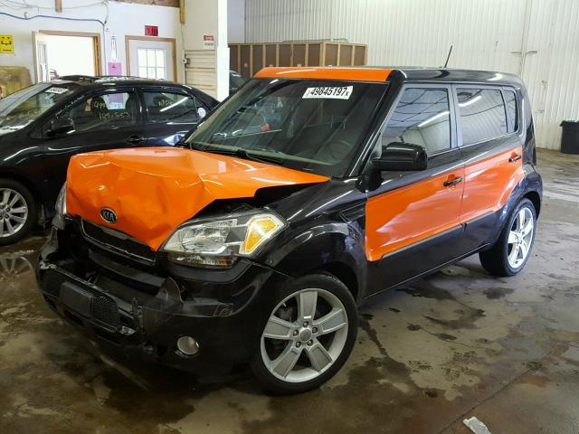 KNDJT2A20B7276549 - 2011 KIA SOUL TWO TONE photo 2