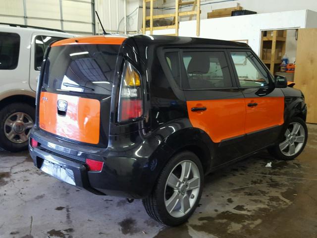 KNDJT2A20B7276549 - 2011 KIA SOUL TWO TONE photo 4