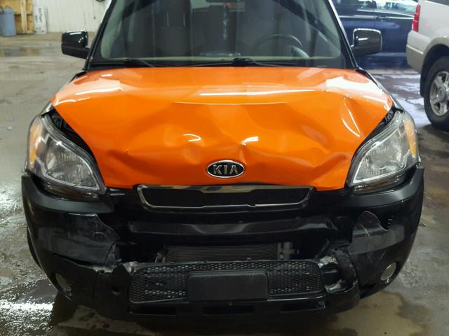 KNDJT2A20B7276549 - 2011 KIA SOUL TWO TONE photo 9