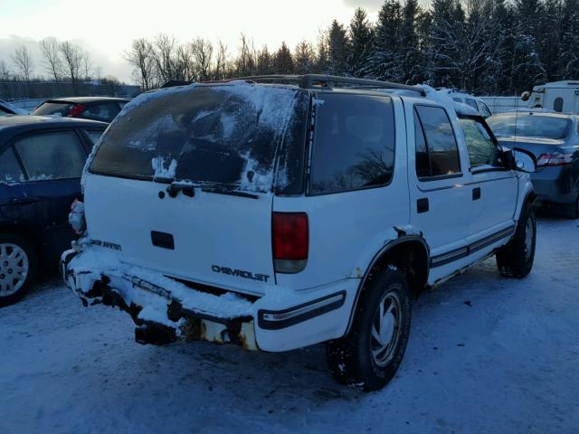 1GNDT13W0X2138786 - 1999 CHEVROLET BLAZER WHITE photo 4