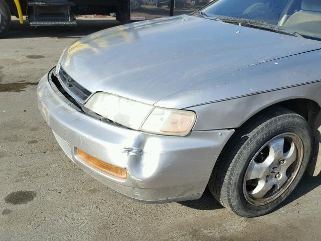 1HGCD5609VA194682 - 1997 HONDA ACCORD SE SILVER photo 9