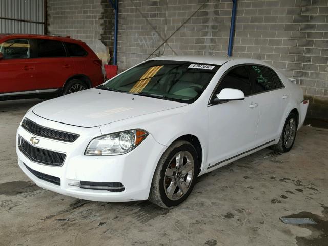 1G1ZH57B69F243769 - 2009 CHEVROLET MALIBU 1LT WHITE photo 2