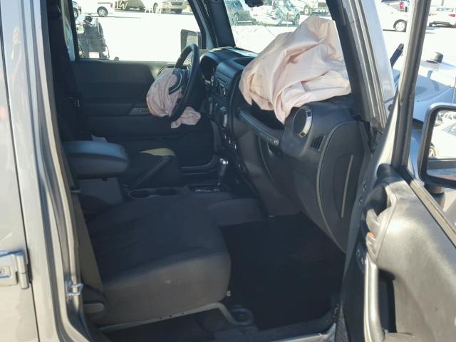 1C4BJWDG4GL123437 - 2016 JEEP WRANGLER U SILVER photo 5