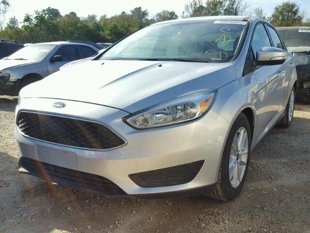 1FADP3F25HL204770 - 2017 FORD FOCUS SE SILVER photo 2