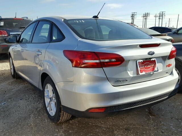 1FADP3F25HL204770 - 2017 FORD FOCUS SE SILVER photo 3