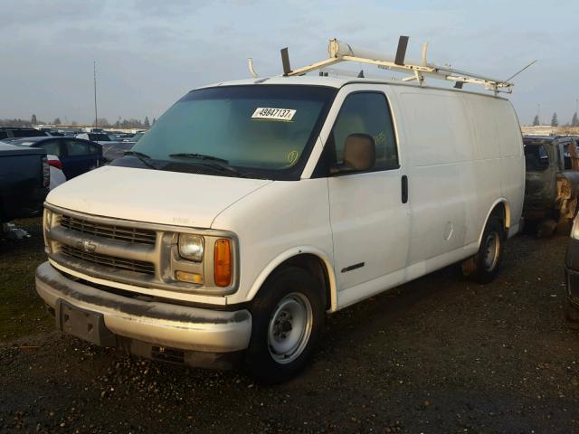 1GCFG25W4Y1137558 - 2000 CHEVROLET EXPRESS G2 WHITE photo 2