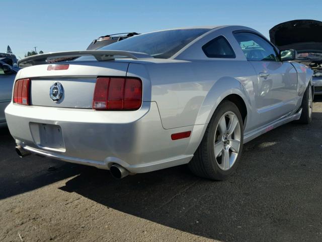 1ZVHT82H865263275 - 2006 FORD MUSTANG GT SILVER photo 4