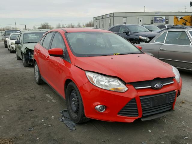 1FAHP3F24CL331813 - 2012 FORD FOCUS SE RED photo 1