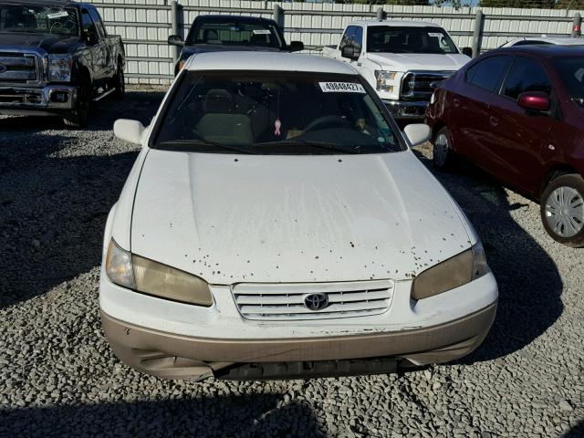 4T1BG22K7VU808324 - 1997 TOYOTA CAMRY CE WHITE photo 9