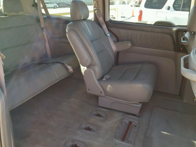 5FNRL189X3B085295 - 2003 HONDA ODYSSEY EX RED photo 6