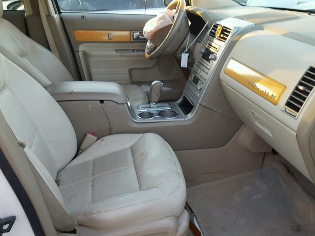 2LMDU68C47BJ29195 - 2007 LINCOLN MKX CREAM photo 5