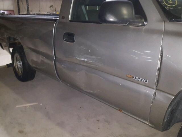 1GCEC14W8YE331537 - 2000 CHEVROLET SILVERADO GRAY photo 9