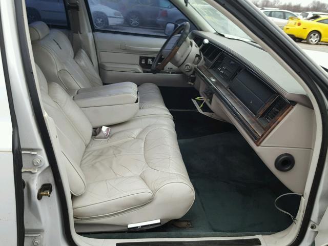 1LNLM82W7NY750369 - 1992 LINCOLN TOWN CAR S WHITE photo 5